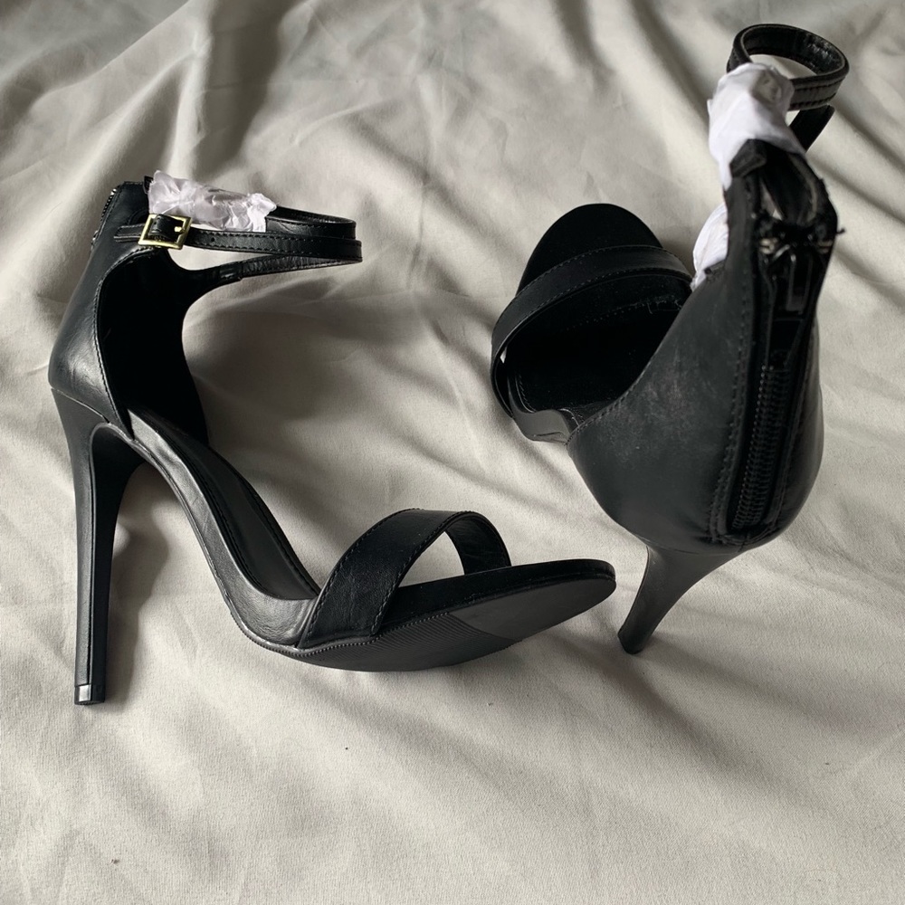 Black heels size 8